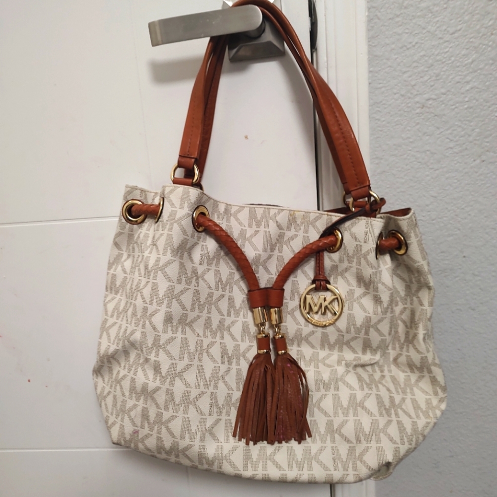 Michael Kors Bucket Style Bag